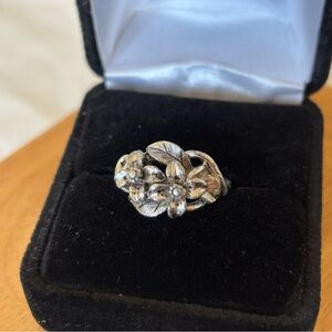 Vintage 1975 Avon Orchard Blossoms Ring Silver Tone Size 6